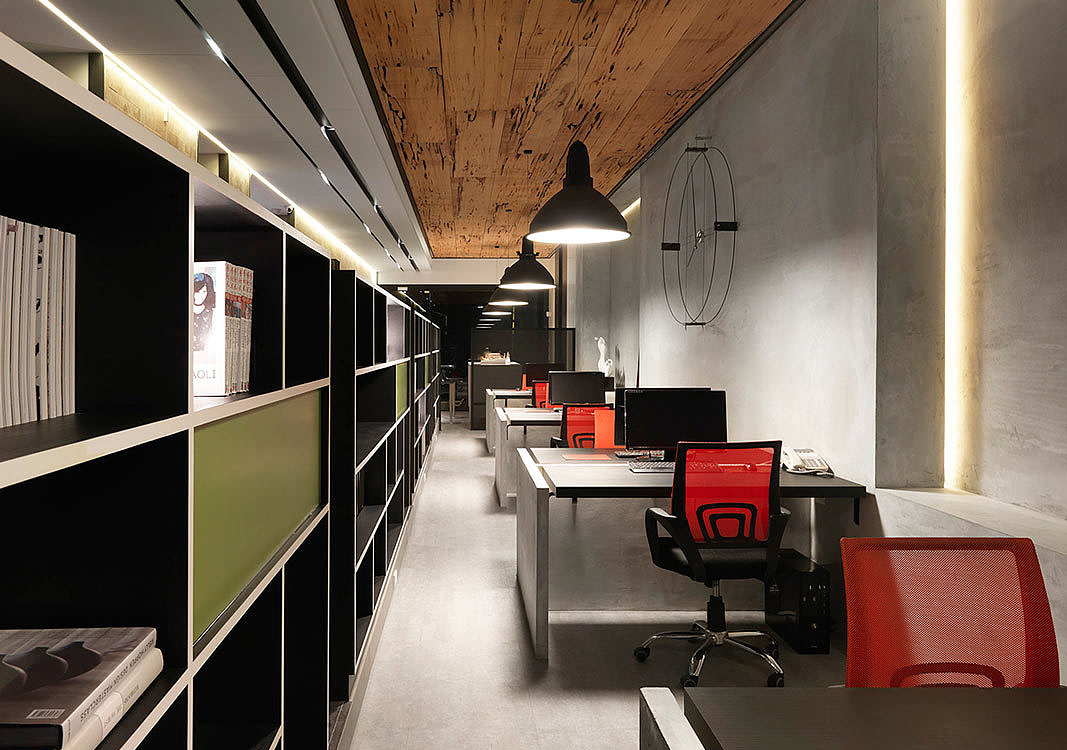 鄭州現代工業(yè)風設計公司辦公室裝修設計圖